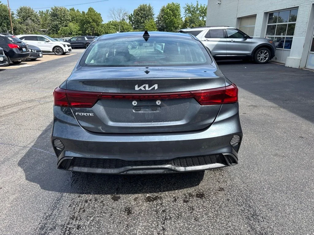 Used 2024 Gravity Gray Kia LXS image 4