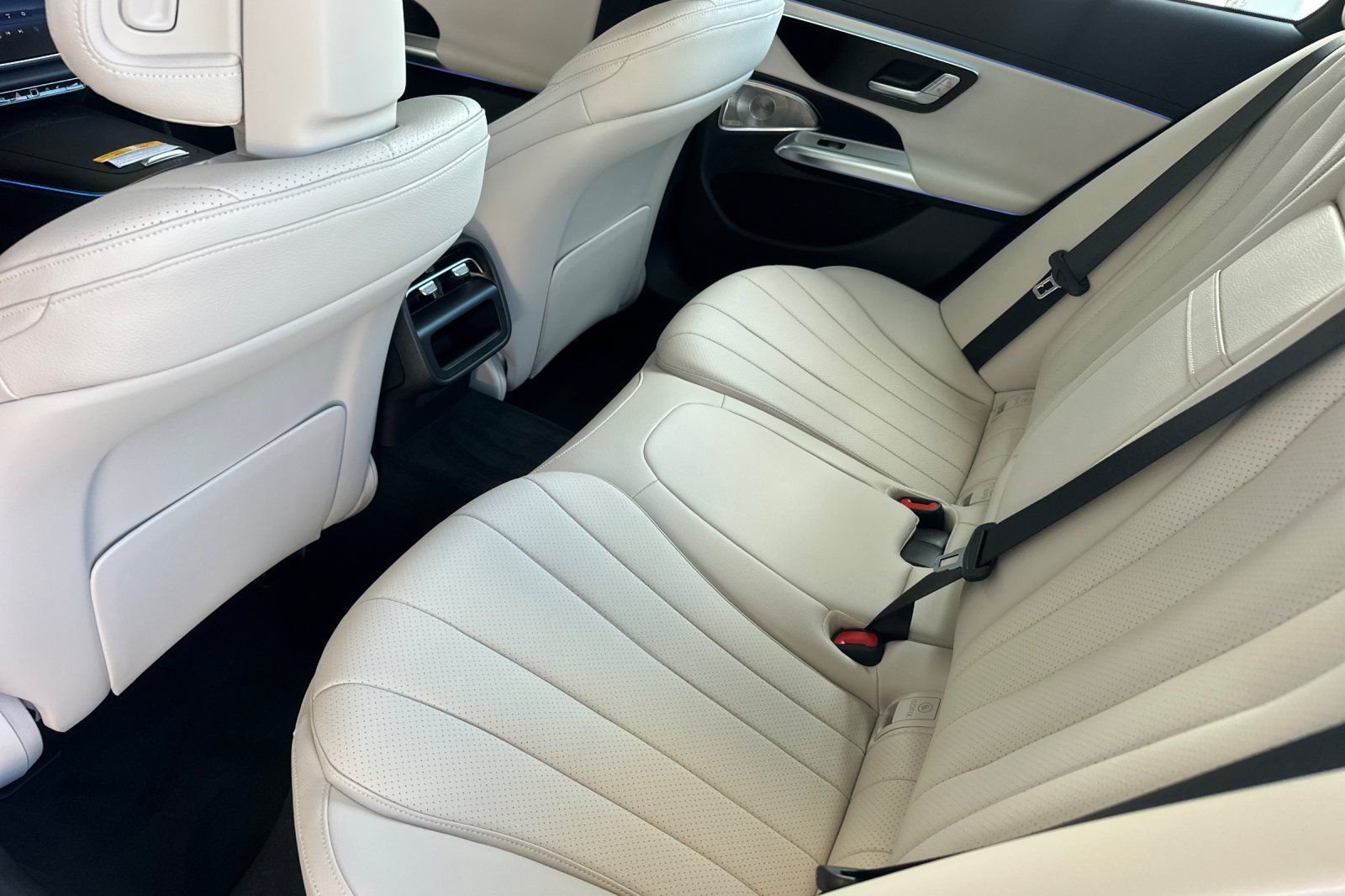 2026 Mercedes-Benz E-Class E350 - Photo 10