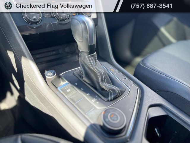 Used 2021 Deep Black Pearl Volkswagen 2.0T SE With 3rd Row image 43