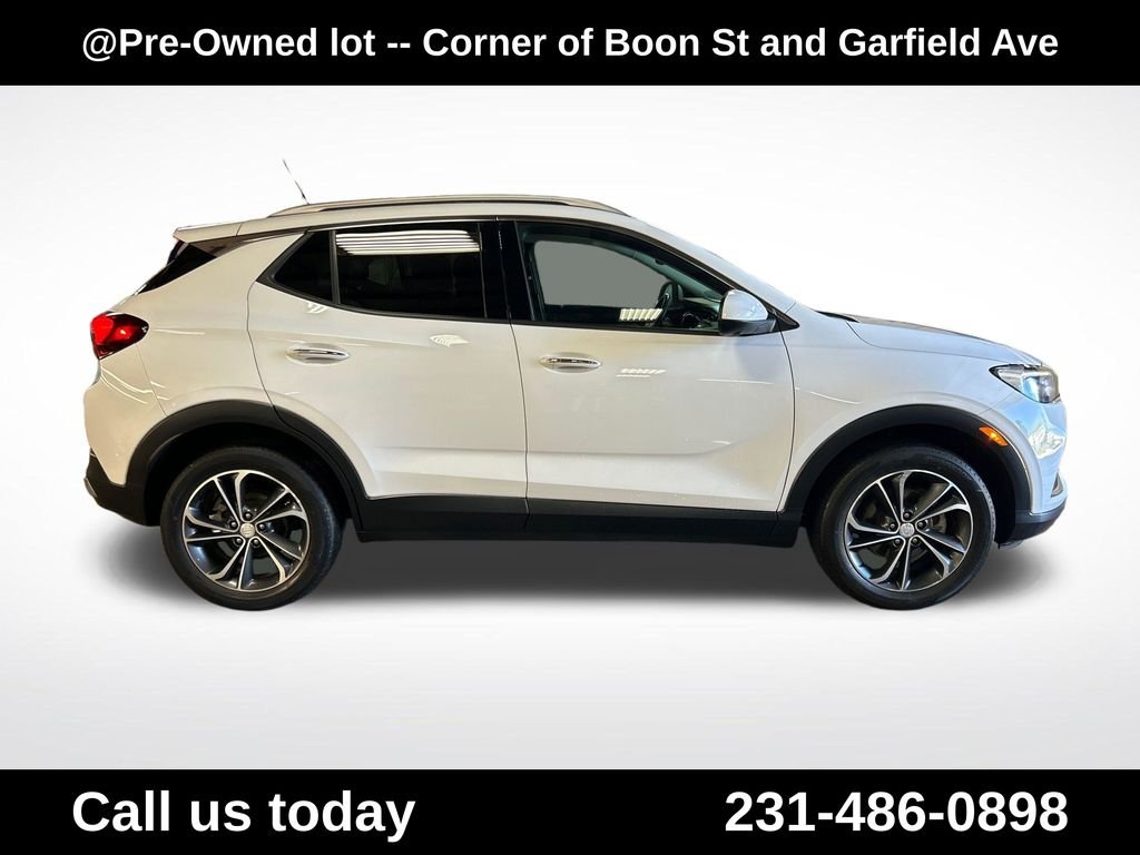Used 2020 White Buick Essence image 6