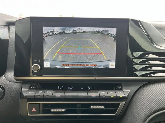2025 Toyota Camry SE - Photo 31