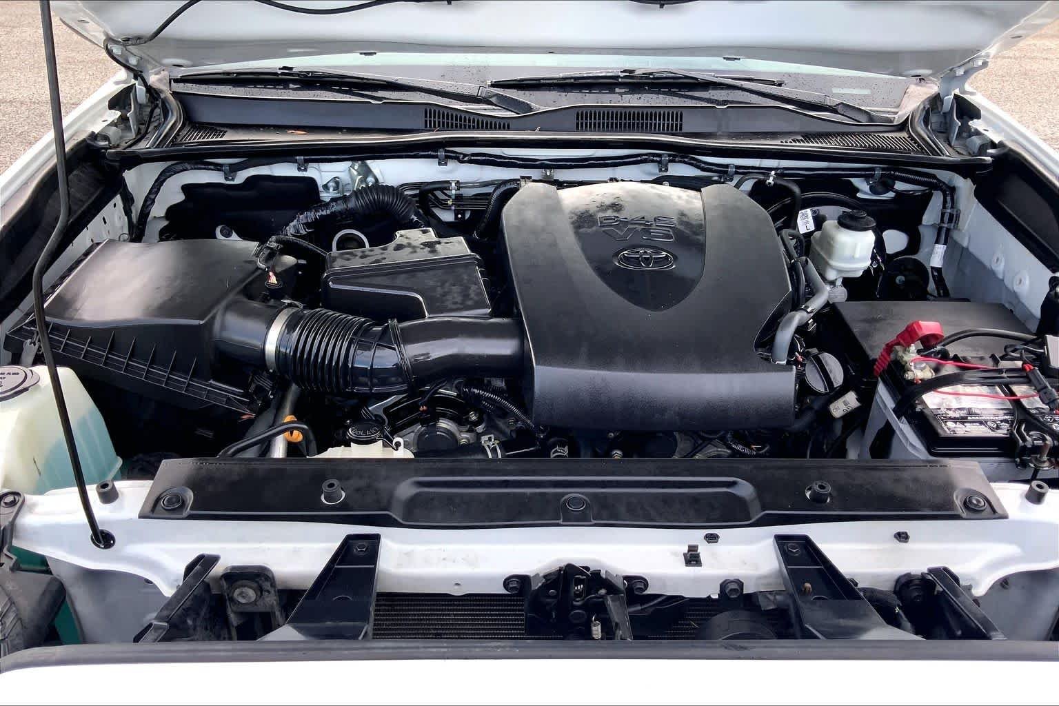 Used 2021 Super White Toyota SR image 31