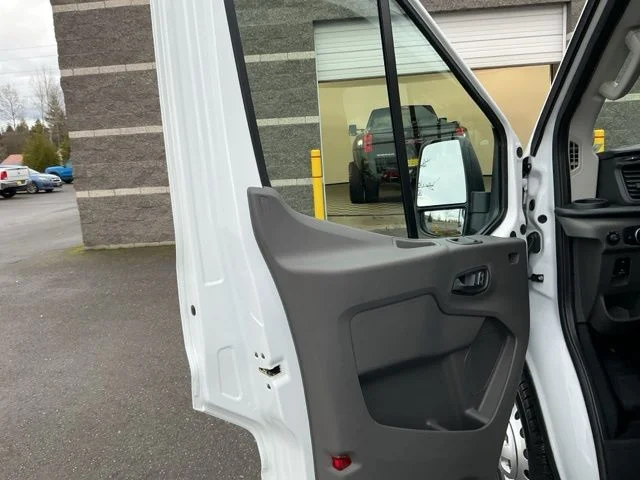 New 2026 Oxford White Ford Base image 12