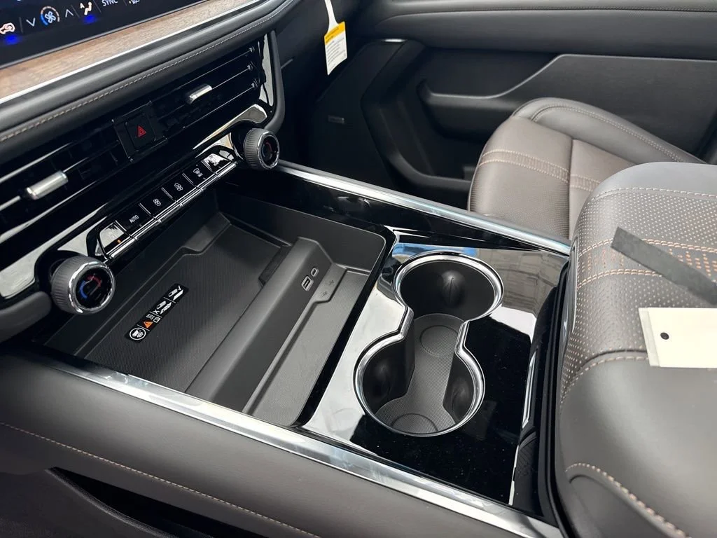 2026 Chevrolet Suburban High Country - Photo 26