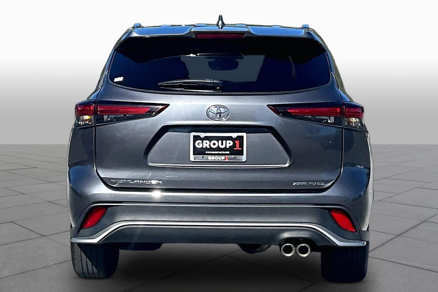 Used 2025 Magnetic Gray Metallic Toyota XSE image 5