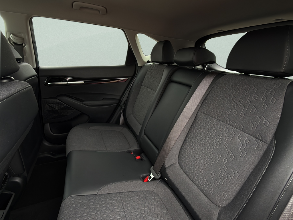 Used 2024 Pluton Blue/Black Roof Kia S image 27