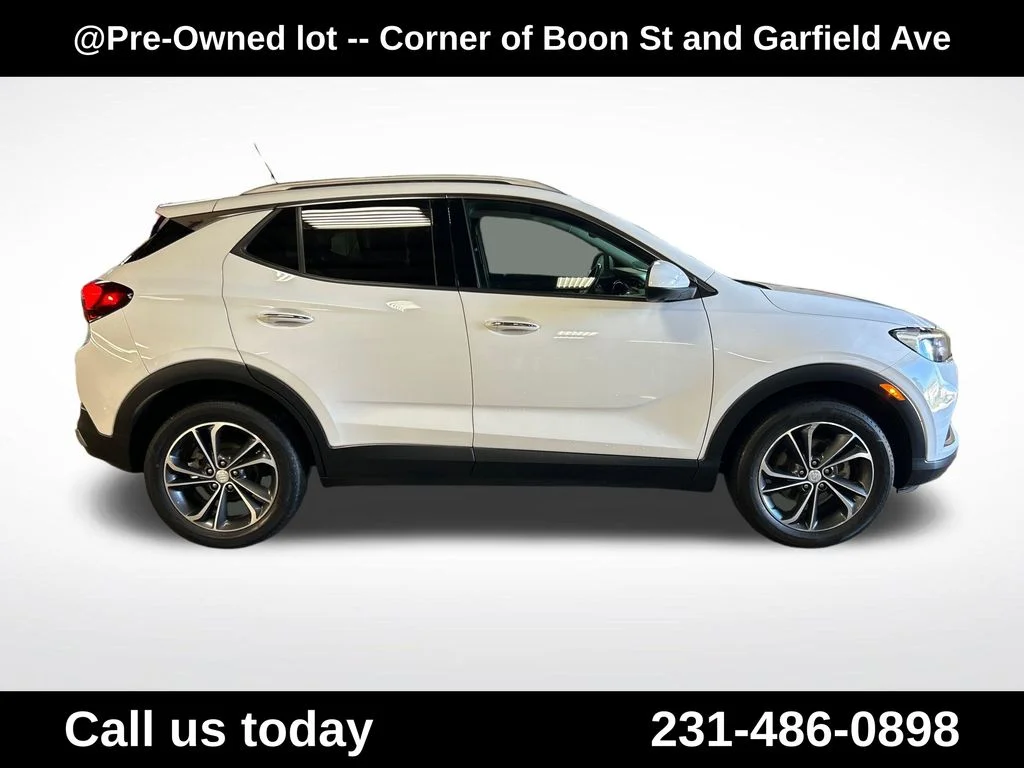 Used 2020 White Buick Essence image 6