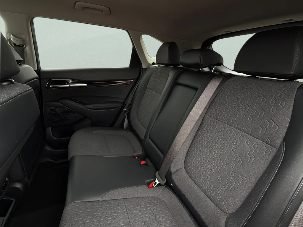 Used 2024 Pluton Blue/Black Roof Kia S image 27