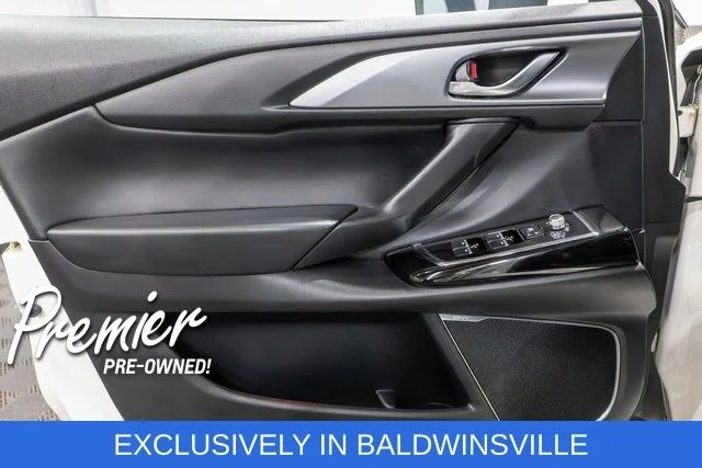 Used 2022 White Mazda Touring Plus image 17