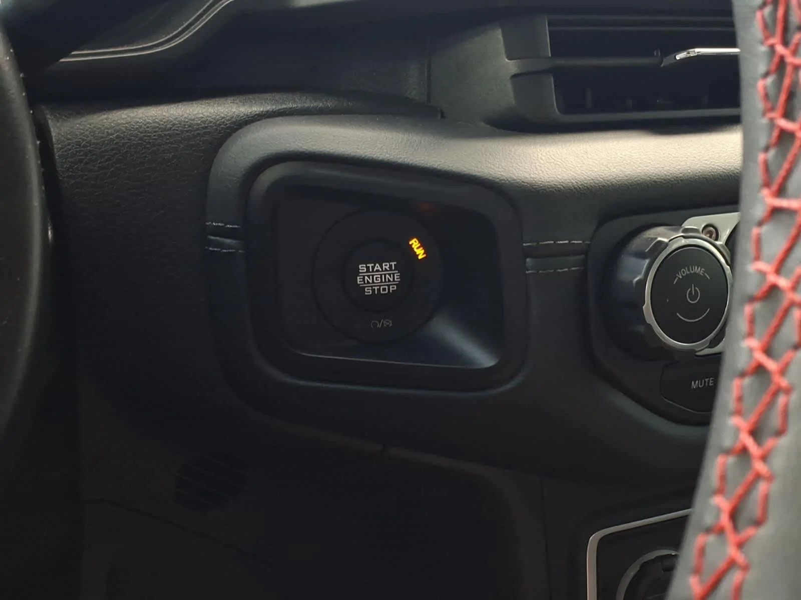 Used 2024 Bright White Clearcoat Jeep Rubicon X image 22