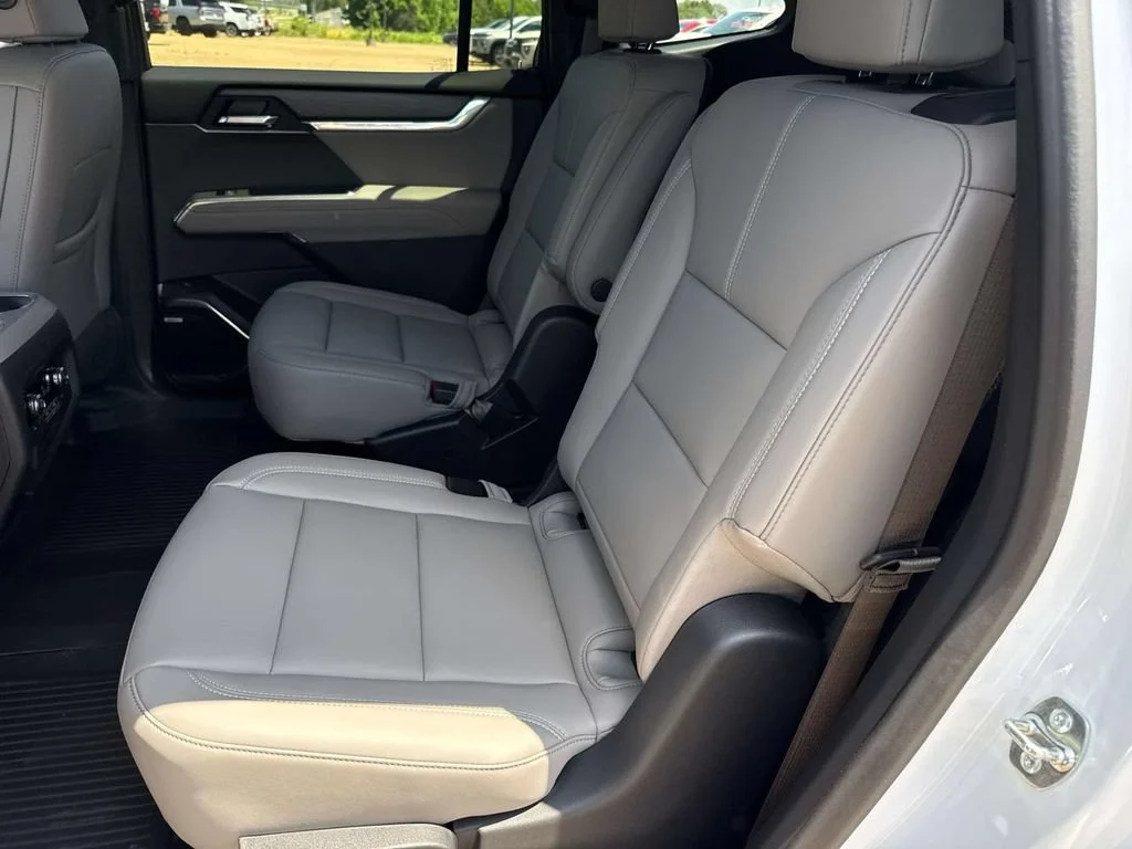 2026 GMC Acadia Elevation - Photo 28