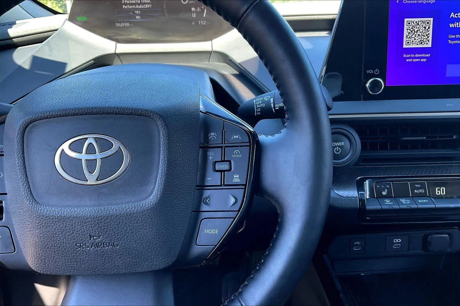 Used 2025 Wind Chill Pearl Toyota XLE image 24