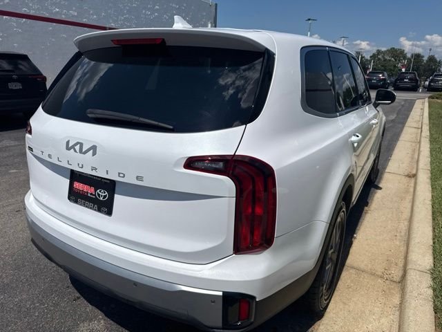 Used 2024 White Kia LX image 7