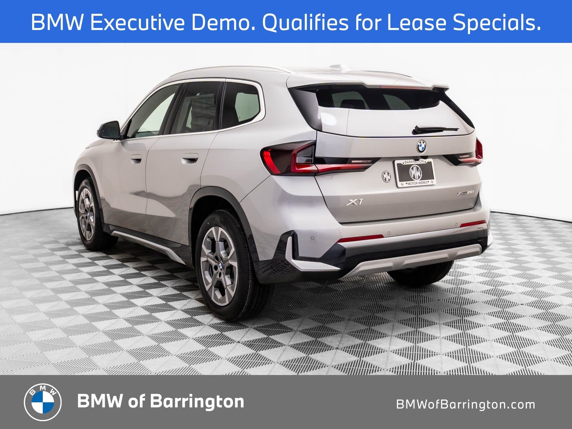 New 2026 Space Silver Metallic BMW xDrive28i image 3