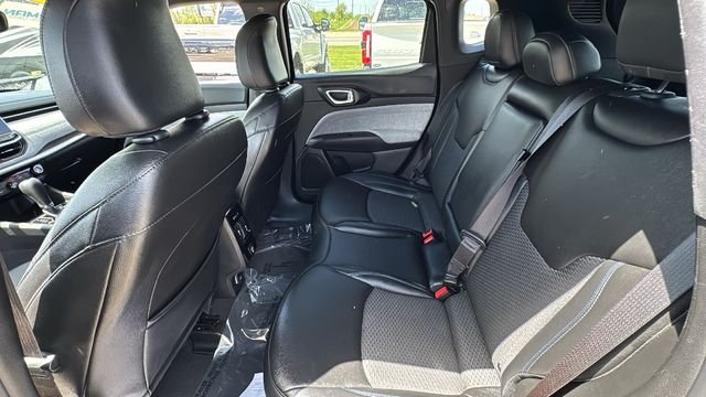 Used 2025 Diamond Black Jeep Latitude image 29