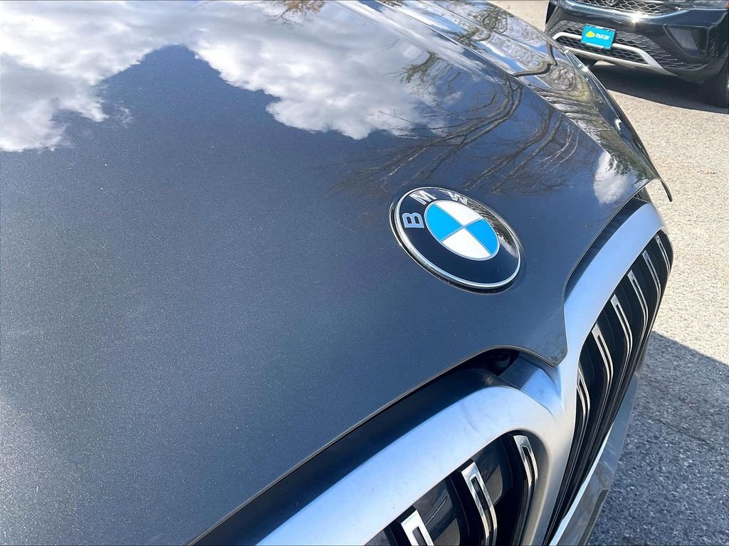 Used 2024 Green BMW xDrive40i image 32