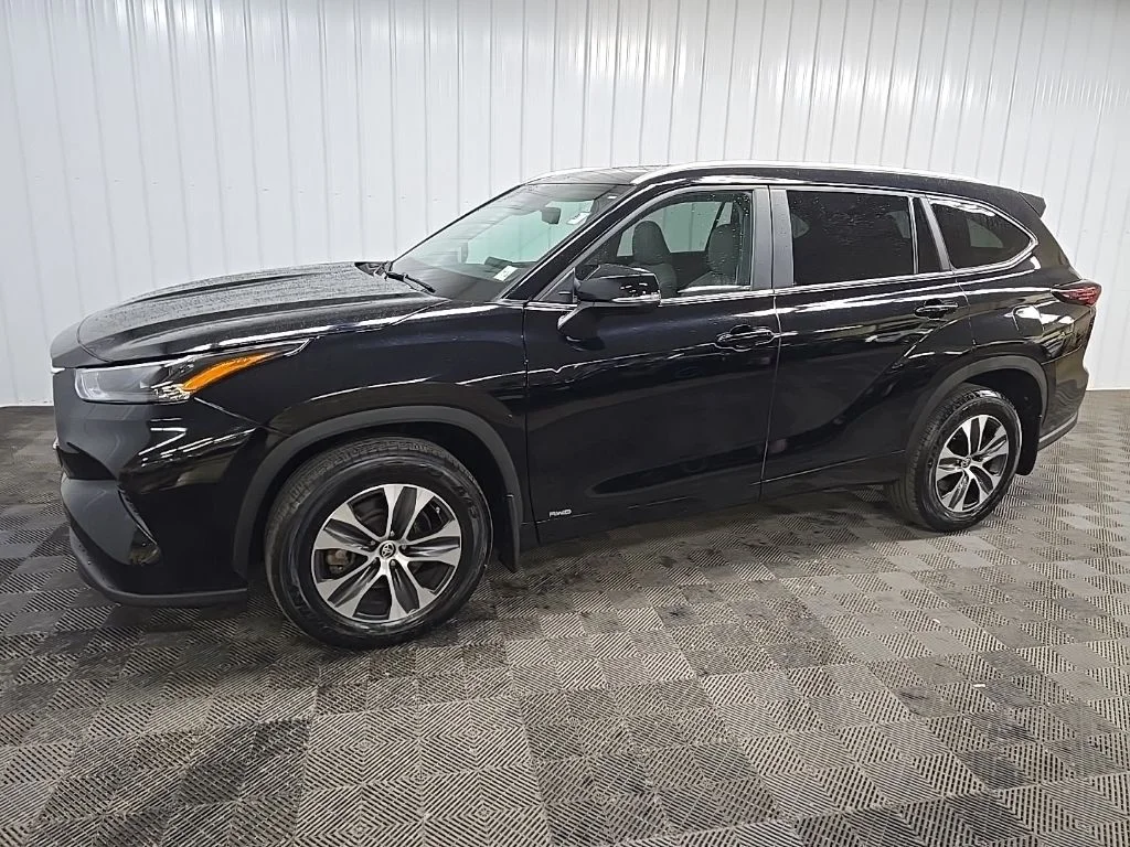 Used 2024 Black Toyota XLE image 6