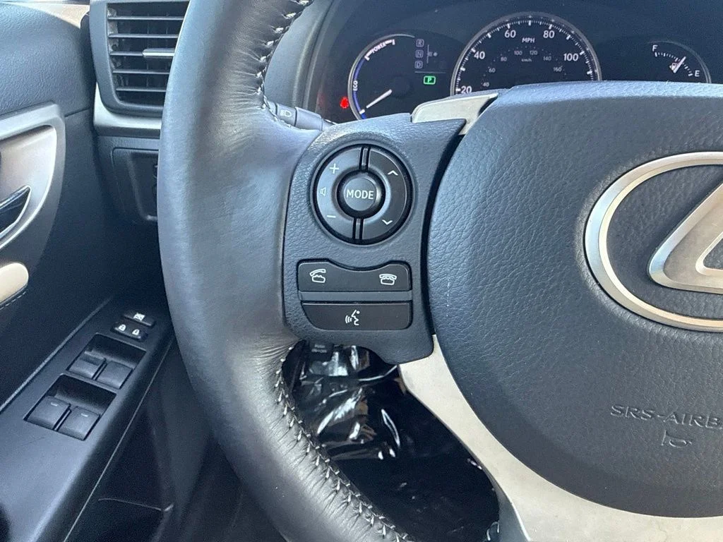 Used 2015 Black Lexus 200h image 15