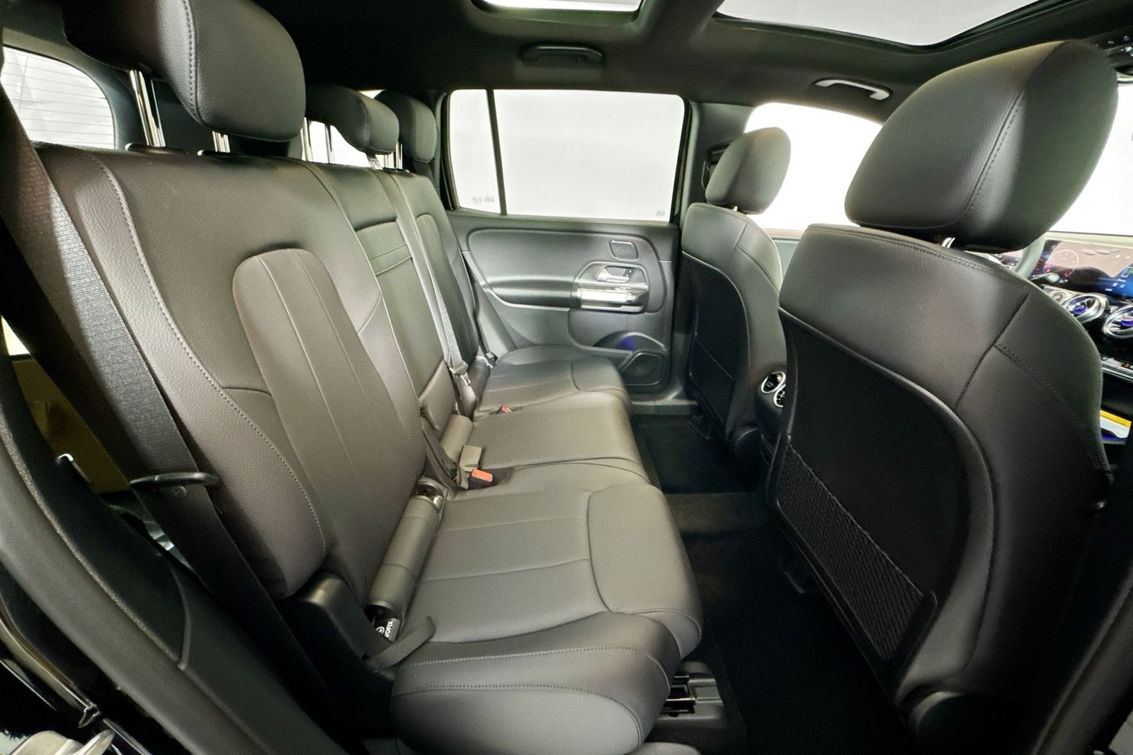 New 2026 Night Black Mercedes-Benz GLB 250 image 25