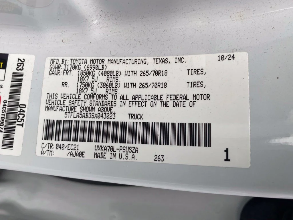 Used 2025 White Toyota SR5 image 20