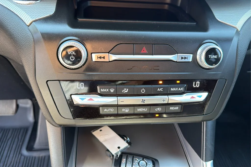 Used 2020 Blue Ford XLT image 30