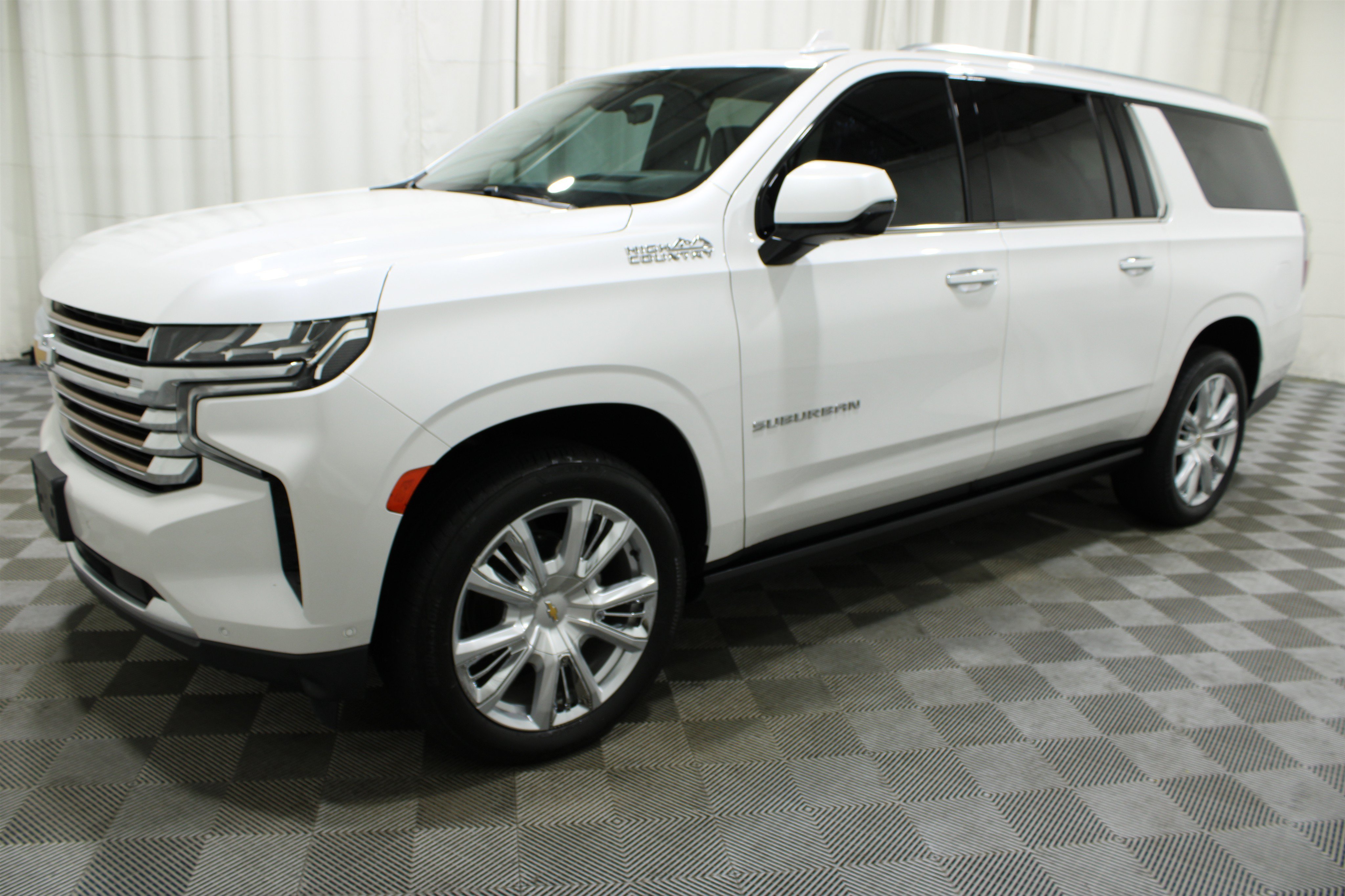 Used 2024 Iridescent Pearl Tricoat Chevrolet High Country image 45