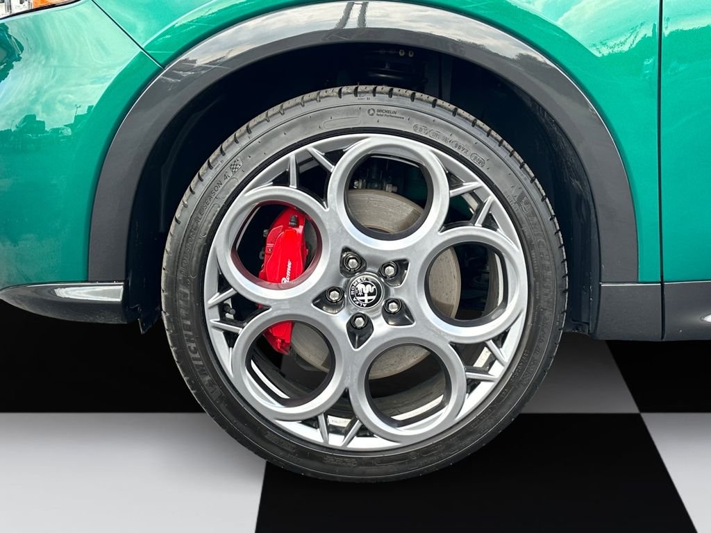 Used 2024 Green Alfa Romeo Veloce image 14