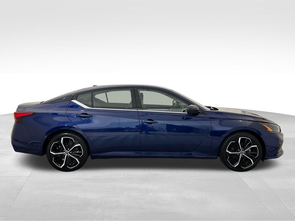 Used 2024 Blue Nissan 2.5 SR image 7