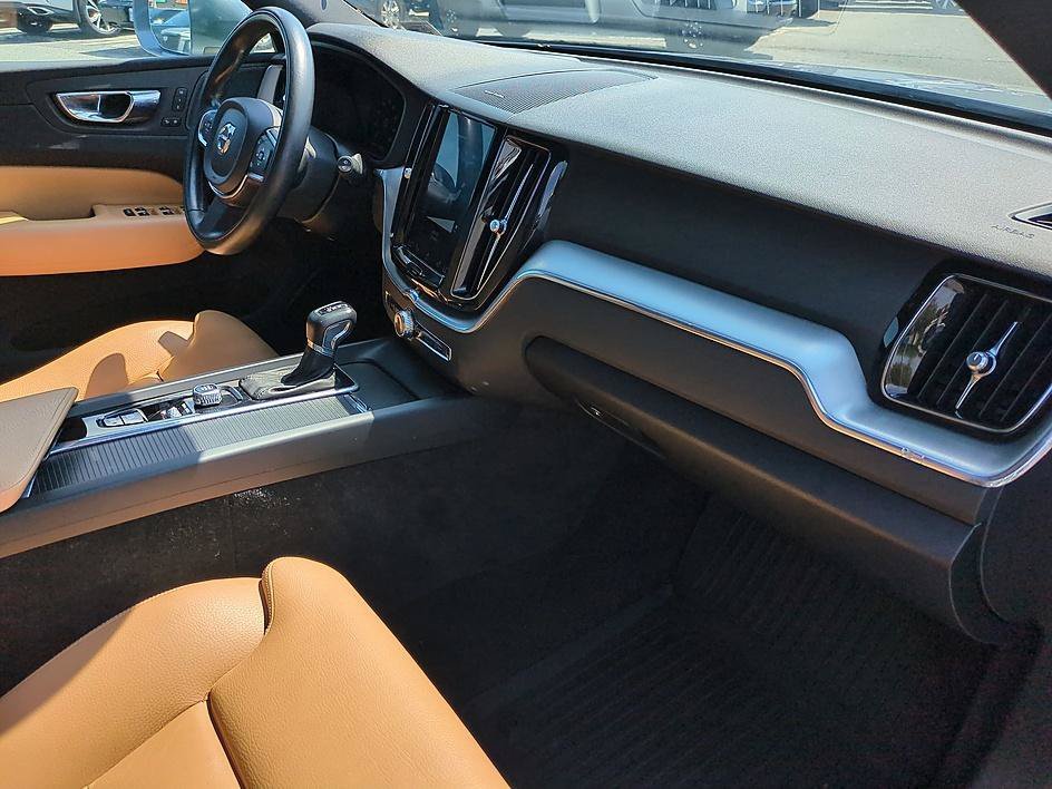Used 2019 -SELECT- Volvo Momentum image 35