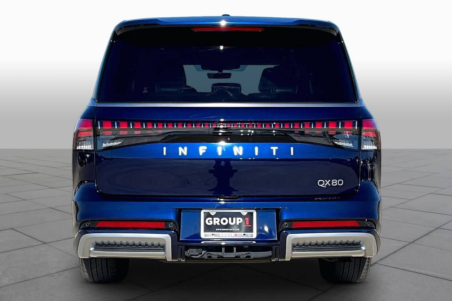 Used 2025 Grand Blue INFINITI LUXE image 9