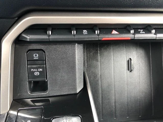 Used 2023 Ice Toyota SR5 image 31