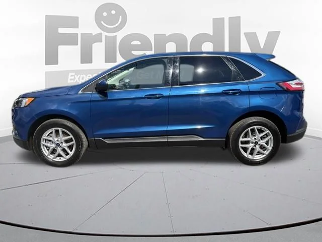 Used 2024 Atlas Blue Metallic Ford SEL image 3