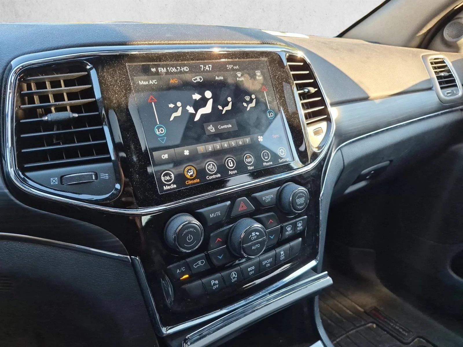 Used 2020 Slate Blue Pearlcoat Jeep Limited image 12