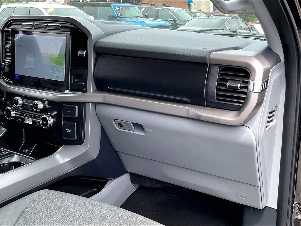 Used 2024 Black Ford XLT image 13