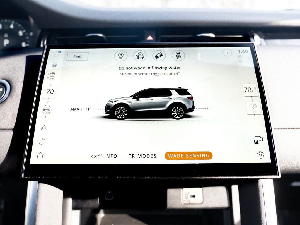 Used 2025 White Land Rover S image 28