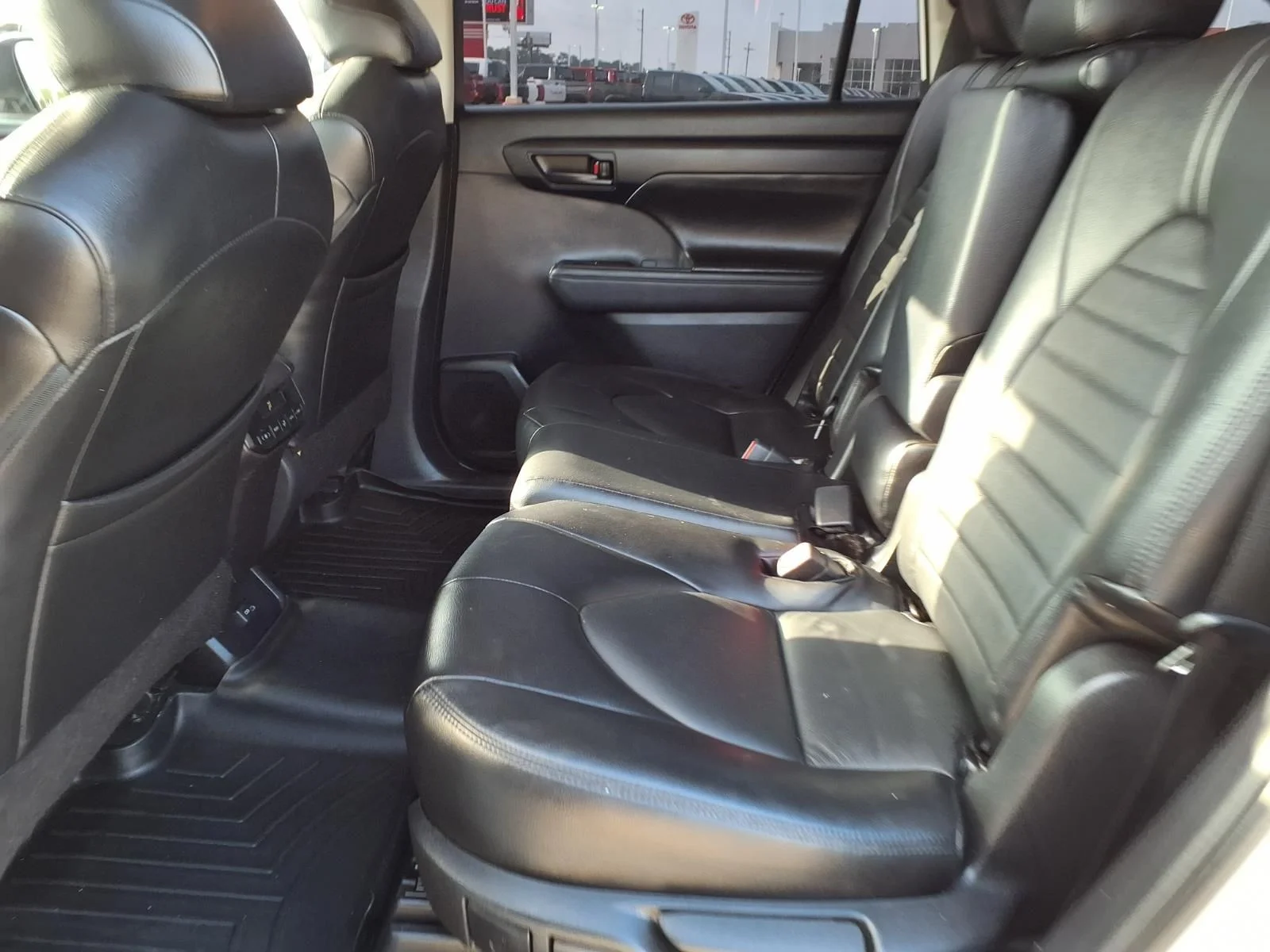 Used 2022 Beige Toyota L image 18