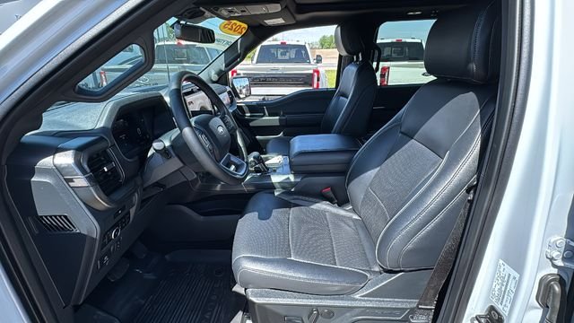 Used 2025 White Ford Lariat image 17