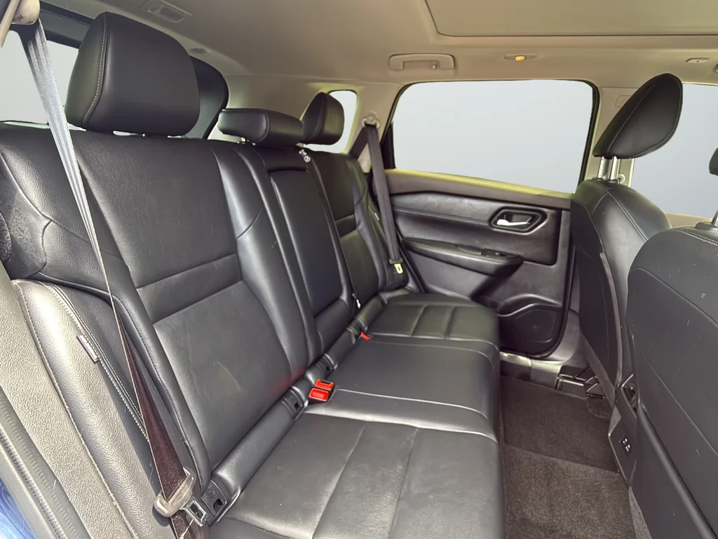 Used 2023 Blue Nissan SL image 28