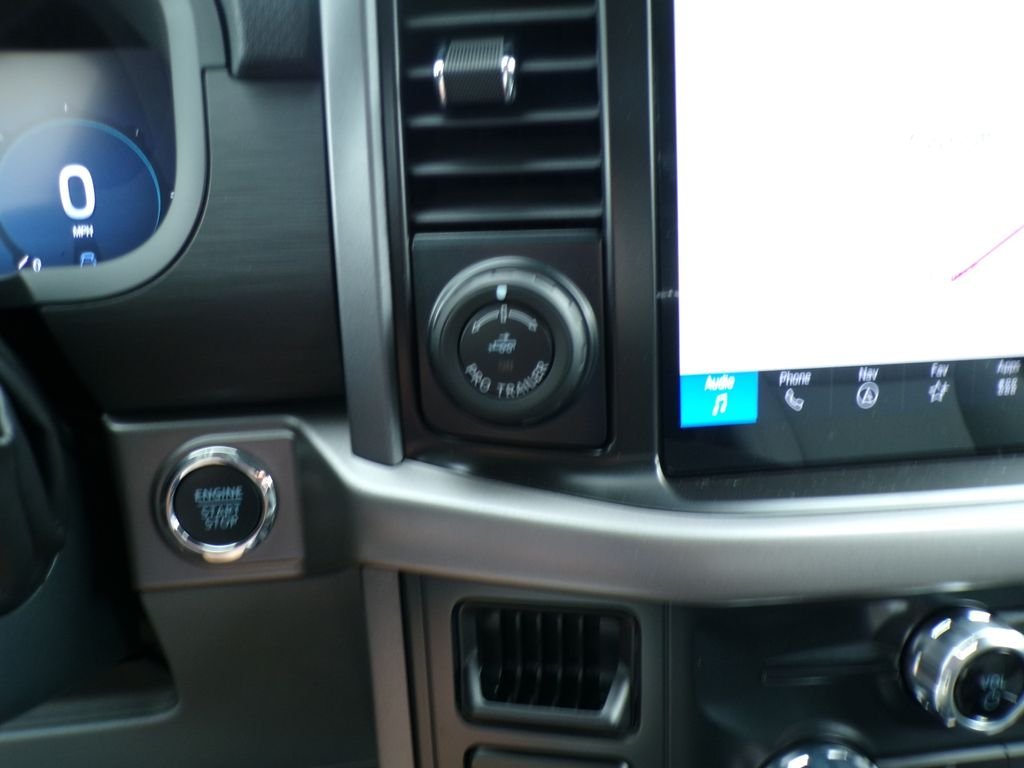 New 2026 Oxford White Ford XLT image 17