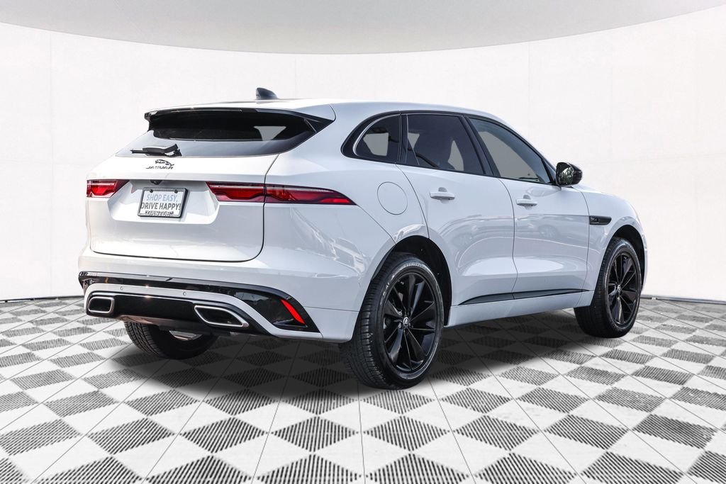 Used 2024  Jaguar P400 R-Dynamic S image 13