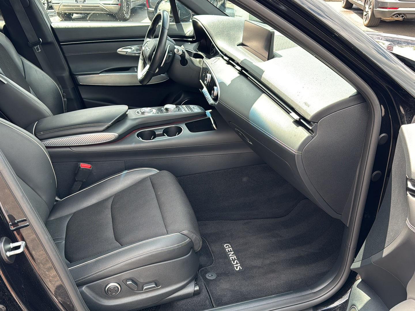 2024 GENESIS GV70 Sport - Photo 17