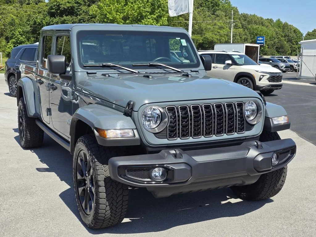 Used 2025 Anvil Clearcoat Jeep Nighthawk image 3
