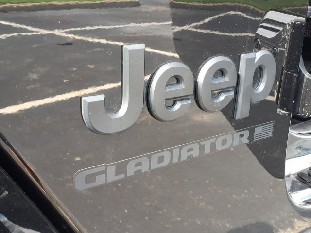 Used 2023  Jeep Sport S image 18