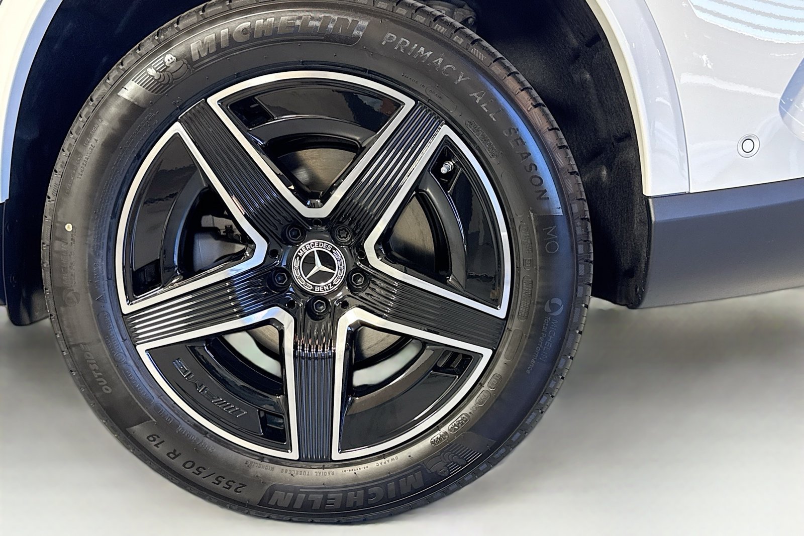 New 2026 Polar White Mercedes-Benz GLC 300 image 28