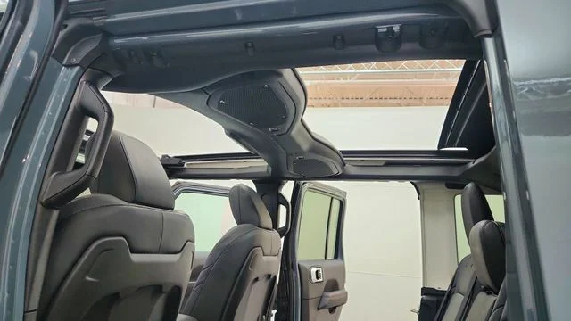 New 2026 Anvil Clear-Coat Exterior Paint Jeep Rubicon X image 19