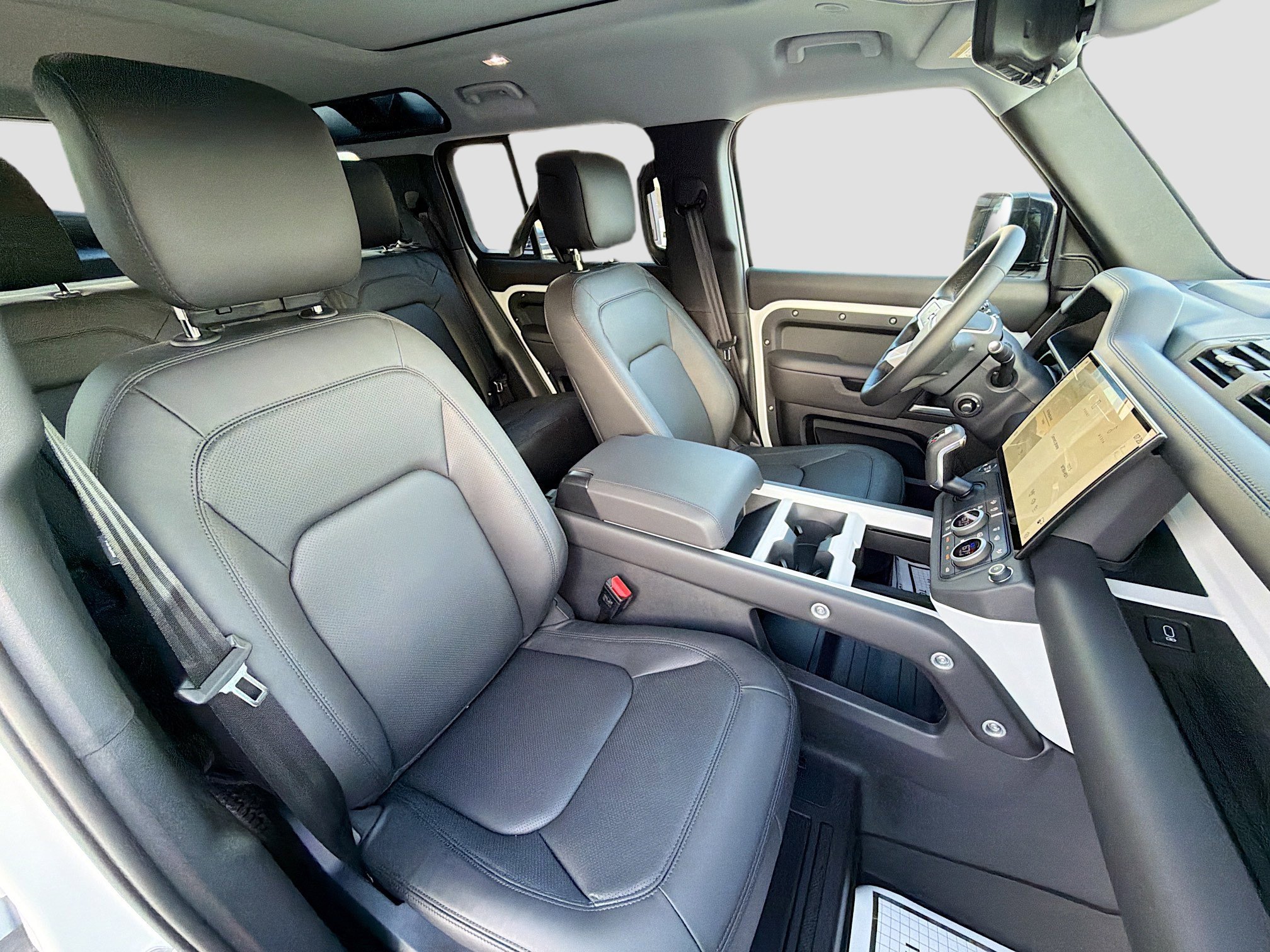 New 2026 Fuji White Land Rover X-Dynamic SE image 14
