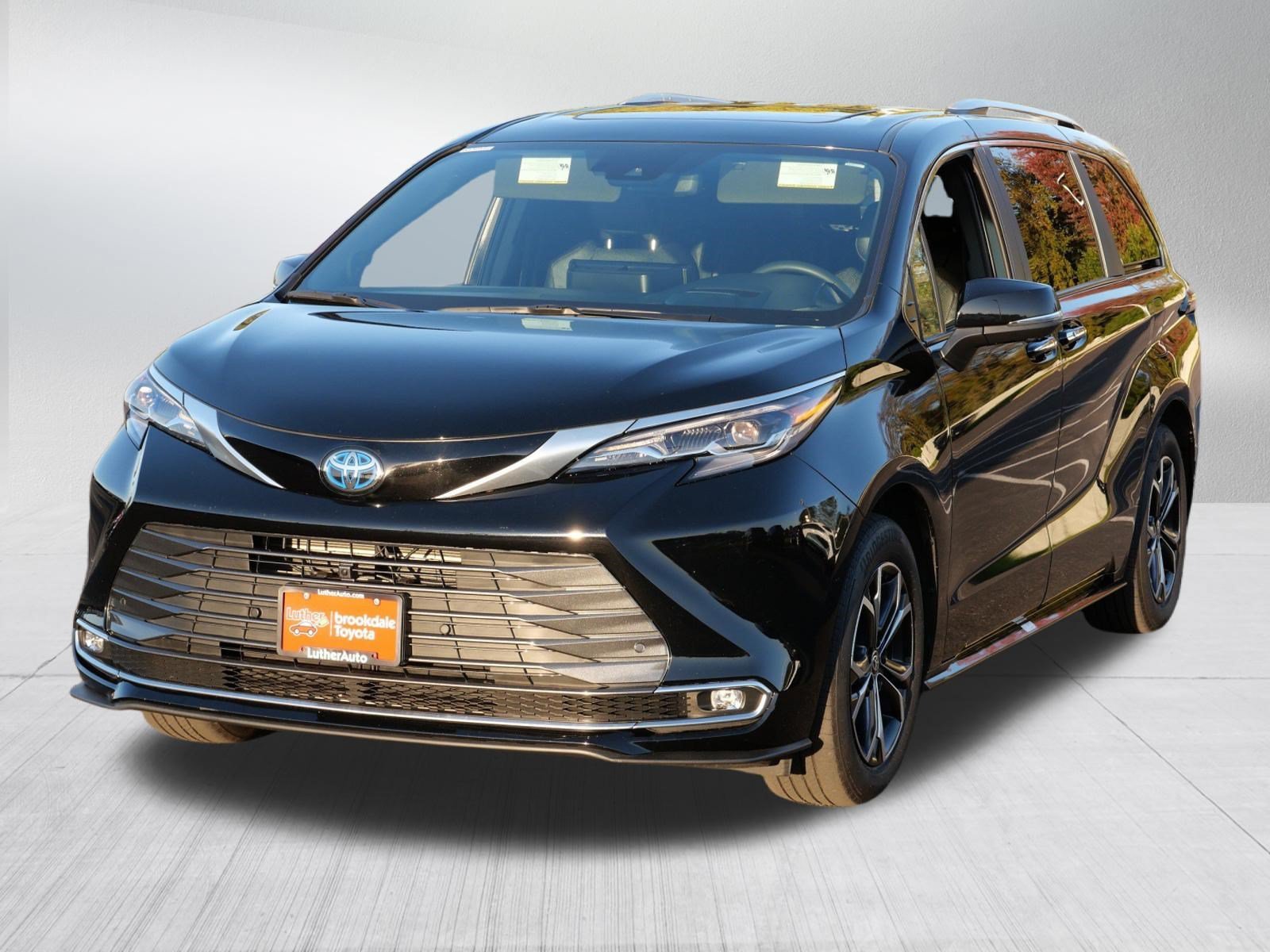 Certified 2025 Toyota Sienna Platinum with VIN 5TDESKFC0SS165494 for sale in Brooklyn Center, Minnesota