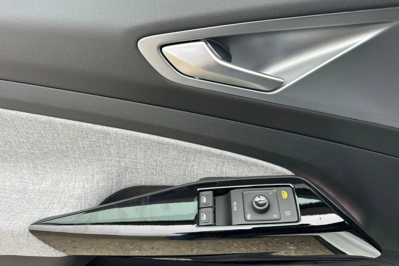 New 2026 Opal White Pearl Volkswagen Pro image 11