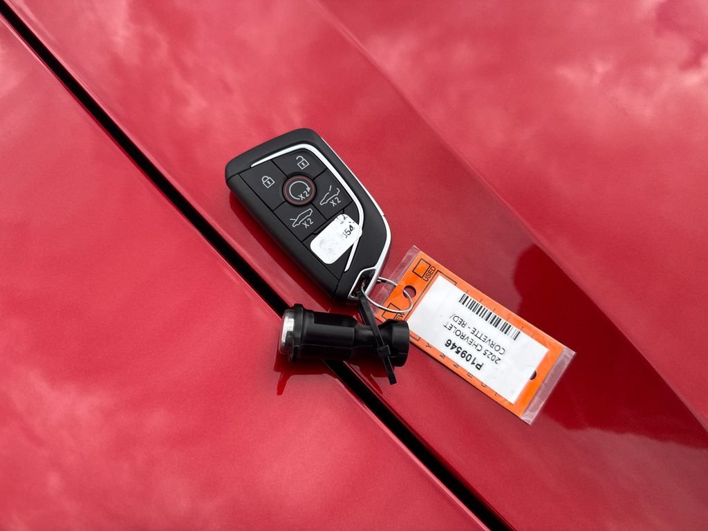 Used 2025 Red Mist Metallic Tintcoat Chevrolet 2LT image 28