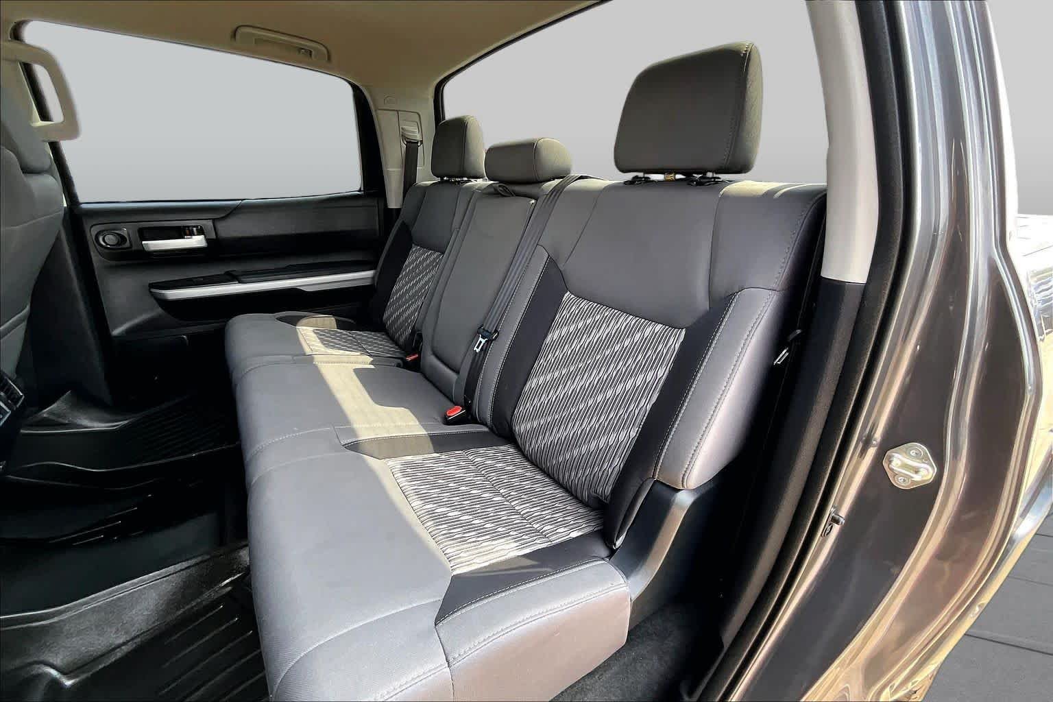 Used 2018 Magnetic Gray Metallic Toyota SR5 image 20